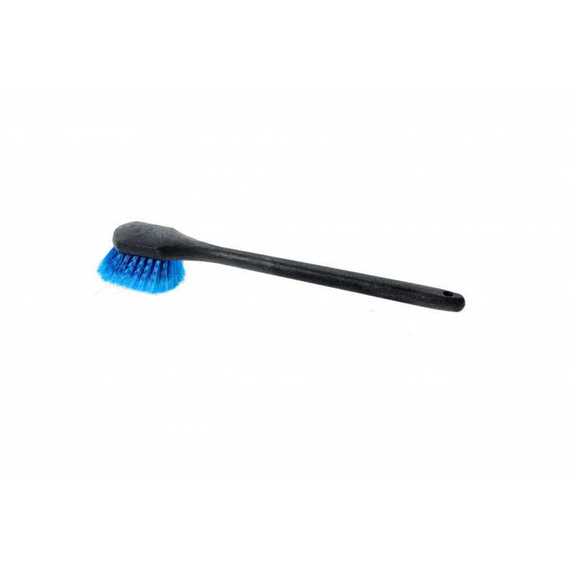 BROSSE POUR NETTOYAGE DES JANTES ET BAS DE CAISSE